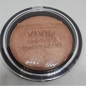 Makeup Revolution Brown Bronzer for a Sun-Kissed Glow
